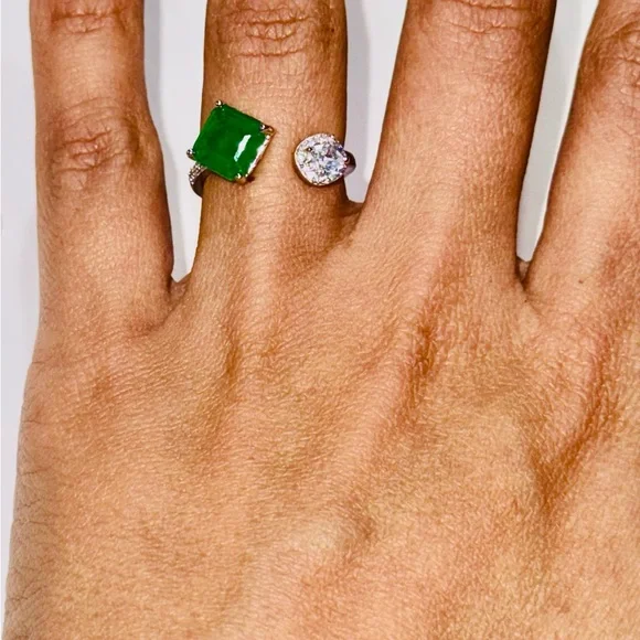 14k White Gold Vermeil Swarovski Crystal w/ Green Stone Custom made ring, Gift - Picture 5 of 6